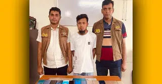 চট্টগ্রামে গোয়েন্দা অভিযানে ৩১ চোরাই স্মার্টফোনসহ একজন গ্রেপ্তার